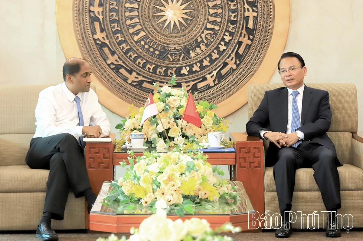 Bí thư Tỉnh ủy Đặng Xuân Phong tiếp Đại sứ đặc mệnh toàn quyền Singapore tại Việt Nam