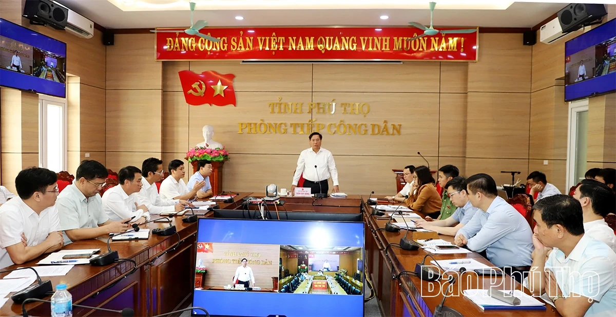 Chủ tịch UBND tỉnh Trần Duy Đông tiếp công dân định kỳ tháng 9