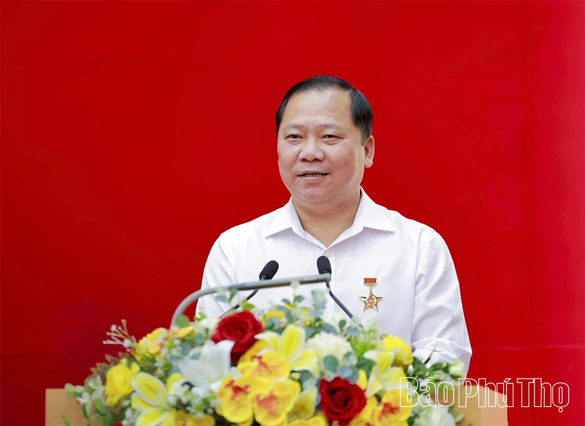 Gặp mặt, chia tay đồng chí Nguyễn Phi Long - Nguyên Phó Bí thư Thường trực Tỉnh ủy chuyển công tác