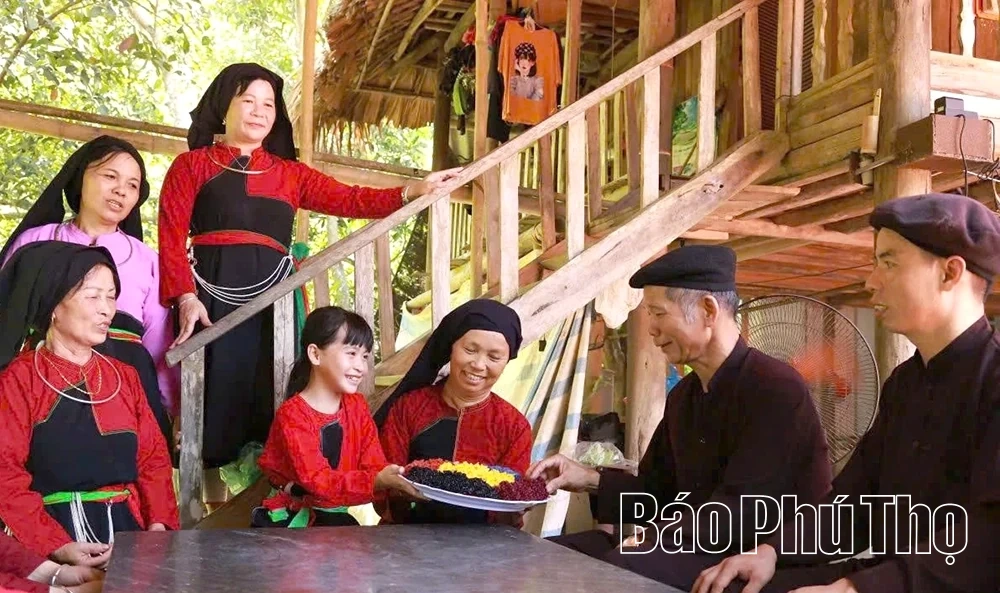 Xôi ngũ sắc - Đậm đà hương sắc núi rừng