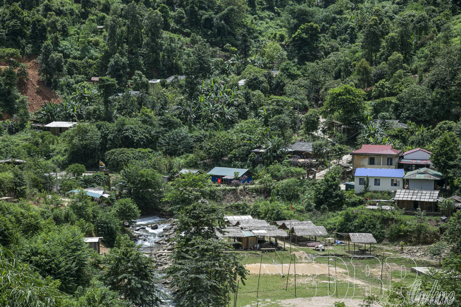 Huổi Nhả làm du lịch