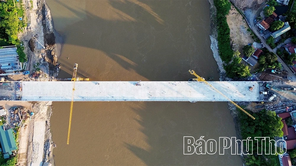 “Đếm ngược” về ngày thông xe cầu Phong Châu