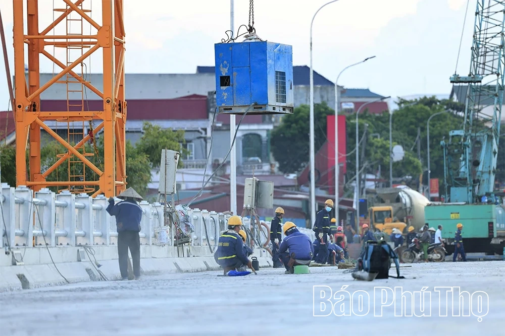 “Đếm ngược” về ngày thông xe cầu Phong Châu