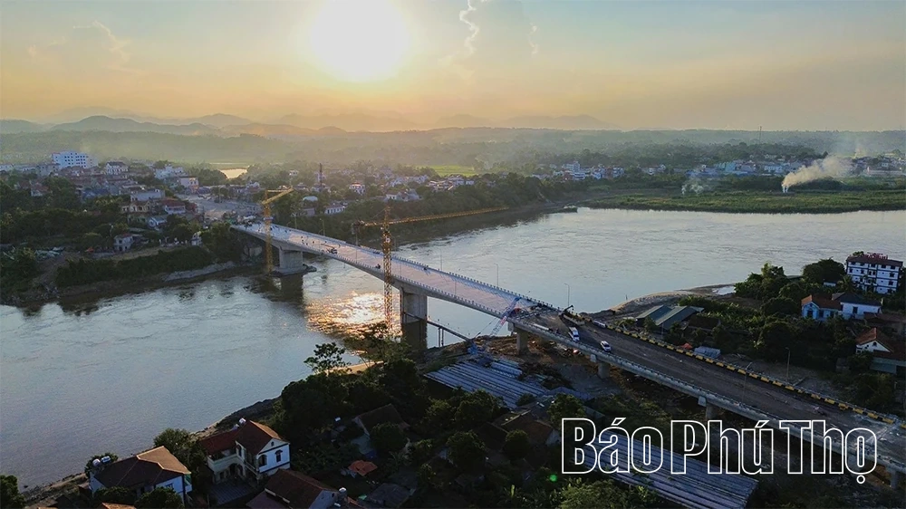 “Đếm ngược” về ngày thông xe cầu Phong Châu