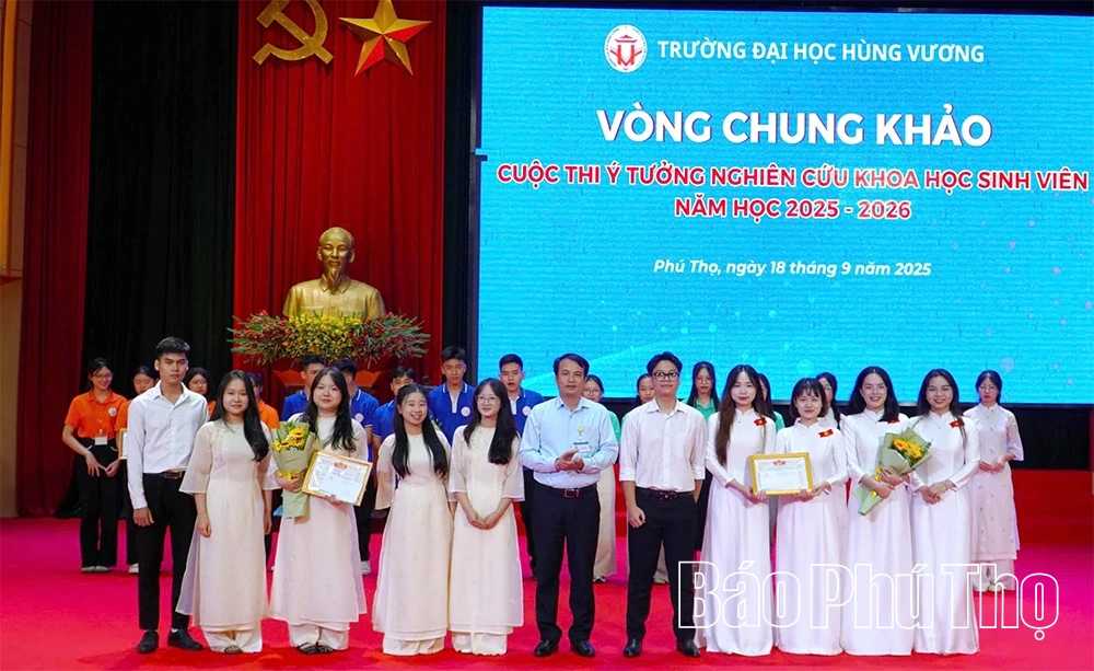 Chung khảo Cuộc thi “Ý tưởng nghiên cứu khoa học sinh viên” năm học 2025- 2026