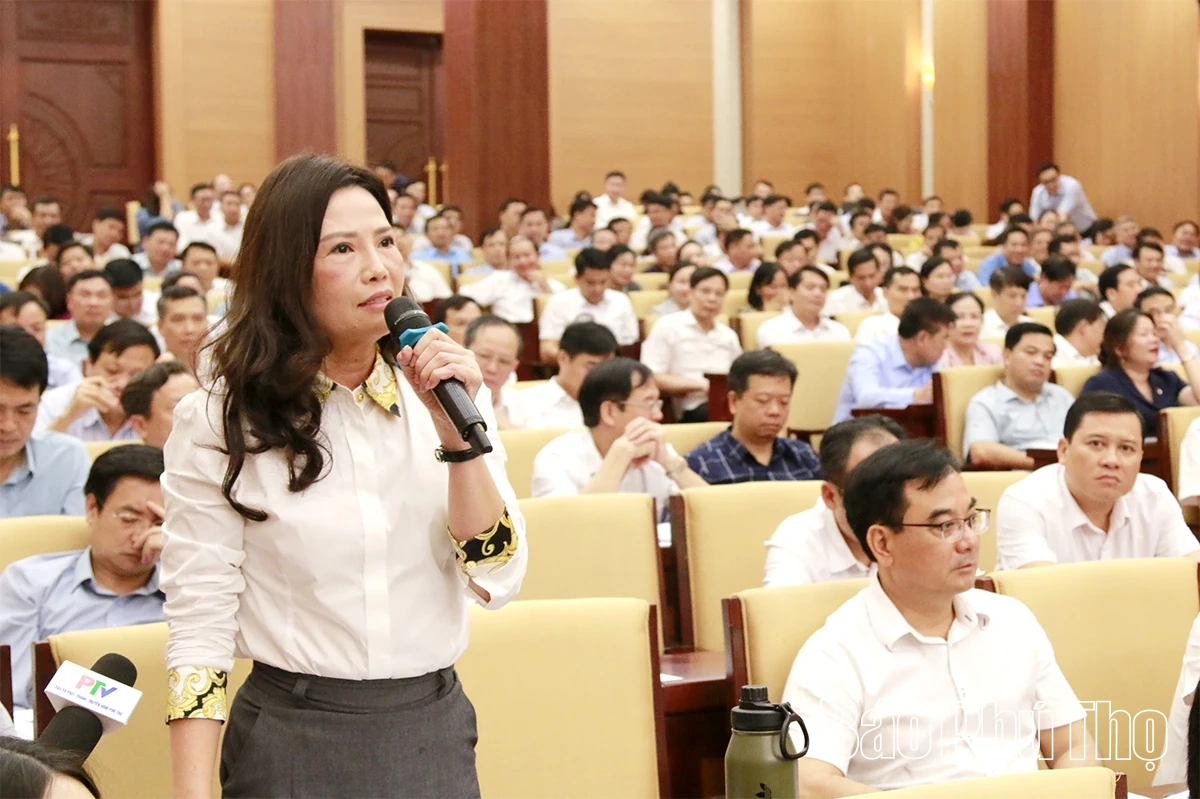 Đối thoại, tháo gỡ khó khăn, vướng mắc trong vận hành chính quyền địa phương 2 cấp