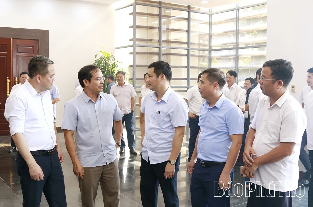 Đối thoại, tháo gỡ khó khăn, vướng mắc trong vận hành chính quyền địa phương 2 cấp