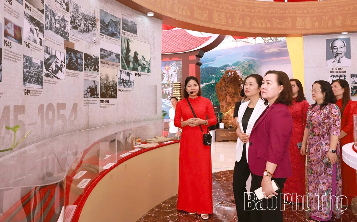 Khai trương không gian trưng bày Kinh tế - Xã hội của tỉnh