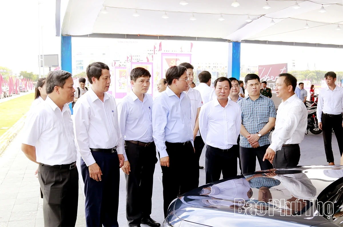 Khai trương không gian trưng bày Kinh tế - Xã hội của tỉnh