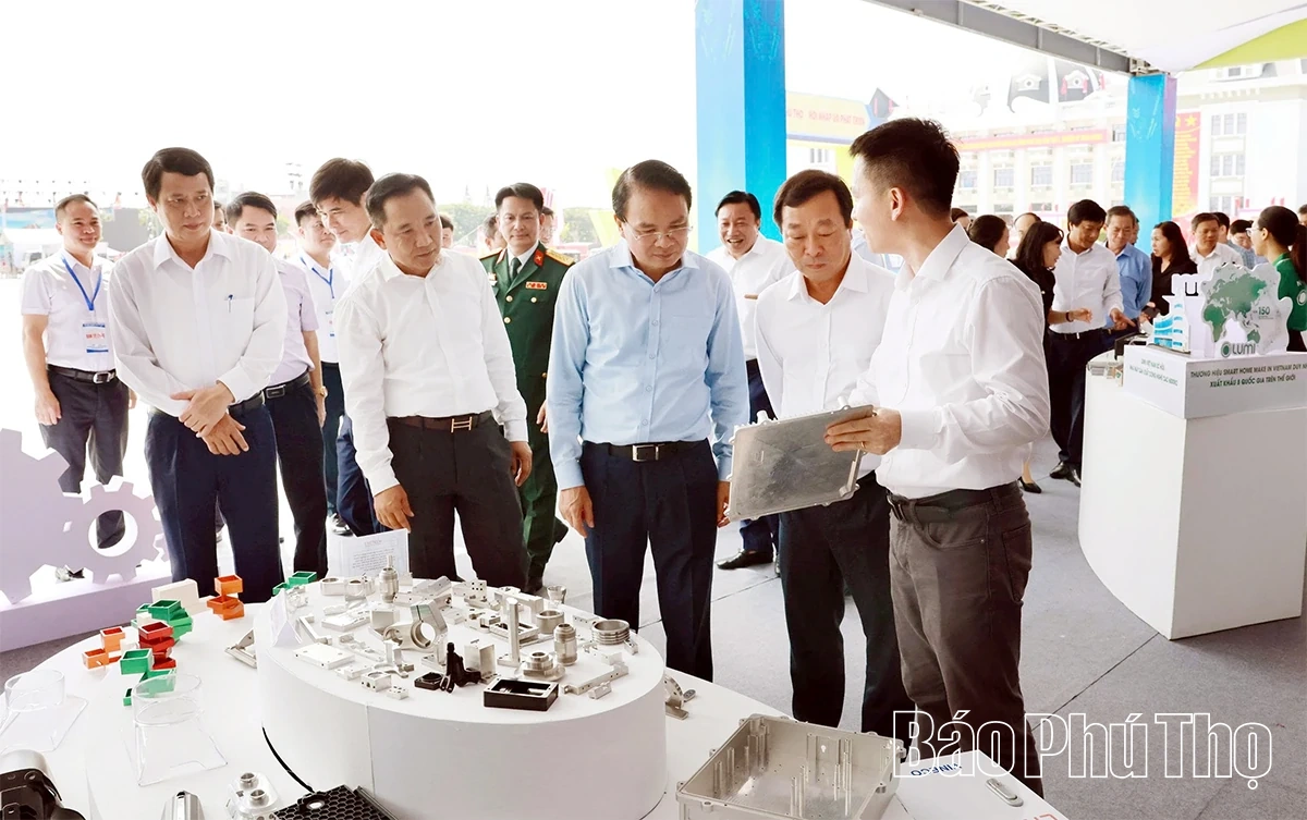 Khai trương không gian trưng bày Kinh tế - Xã hội của tỉnh