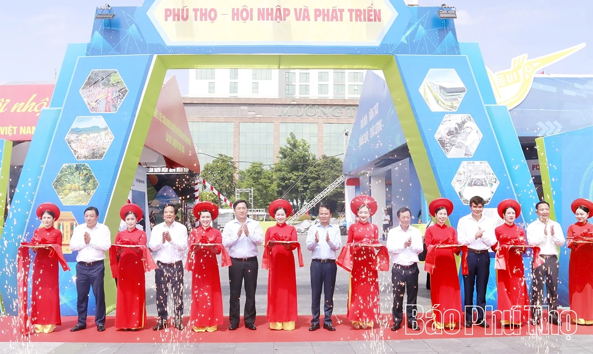 Khai trương không gian trưng bày Kinh tế - Xã hội của tỉnh