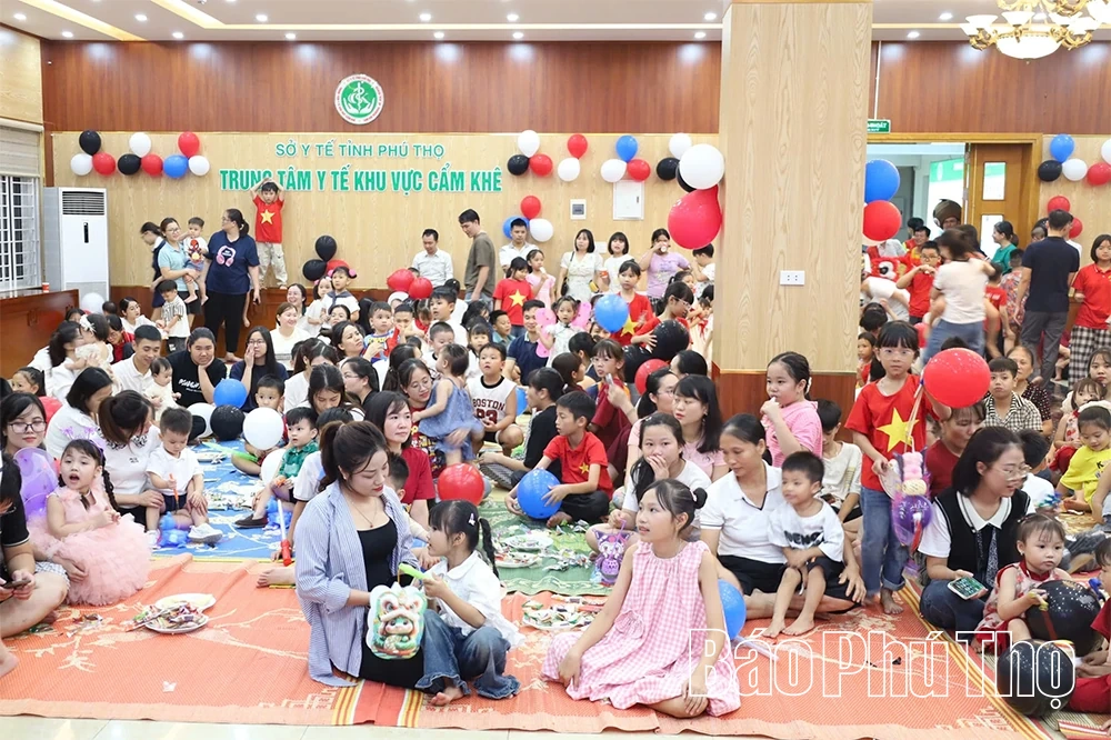 Trung tâm Y tế khu vực Cẩm Khê tổ chức vui Tết Trung thu