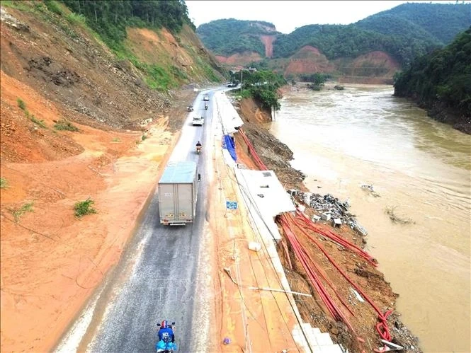 Chủ động ứng phó nguy cơ mưa lũ, sạt lở đất do ảnh hưởng của bão số 11