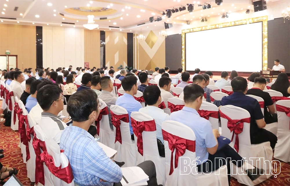 Hội nghị bồi dưỡng chuyên môn, tháo gỡ khó khăn, vướng mắc lĩnh vực đất đai