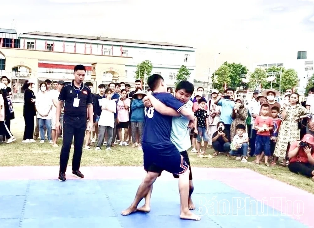 Promoting the Beauty of Traditional Folk Games in the Muong Vang Community