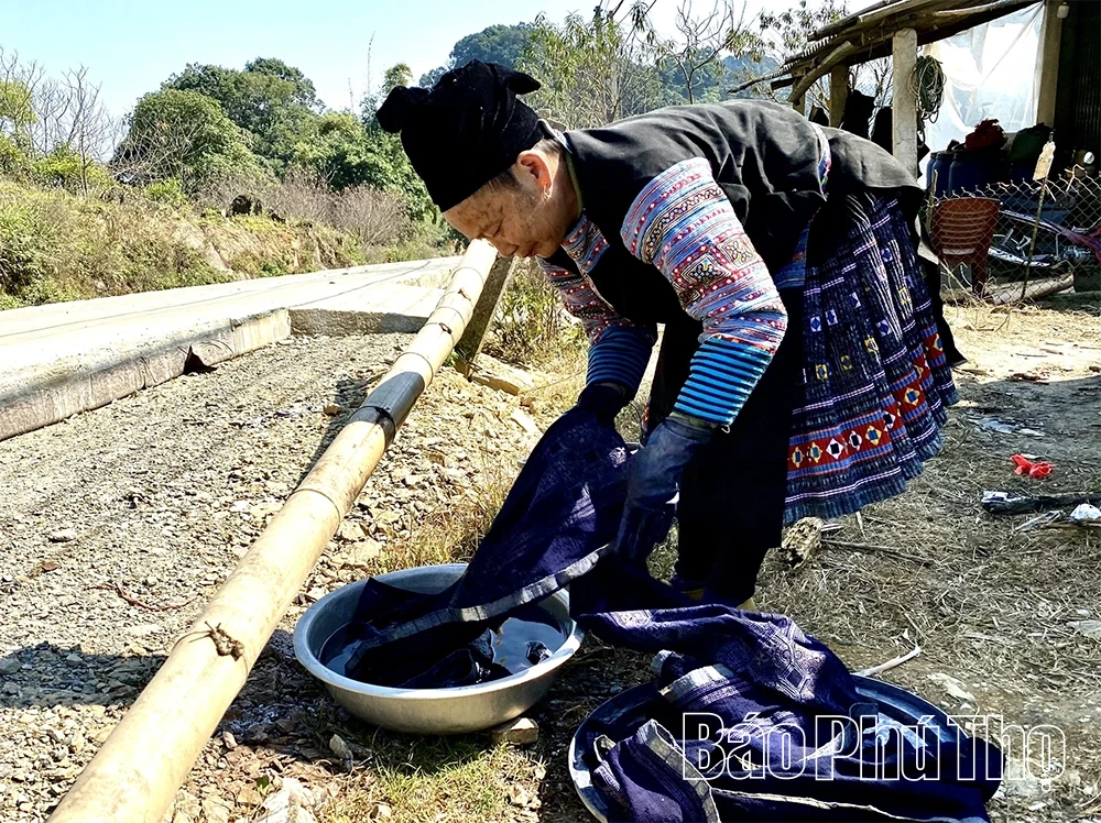 Bảo tồn nghề dệt thổ cẩm truyền thống dân tộc Mông