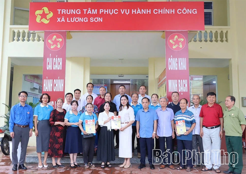 Bí thư chi bộ tiên phong đổi mới và giàu lòng nhân ái