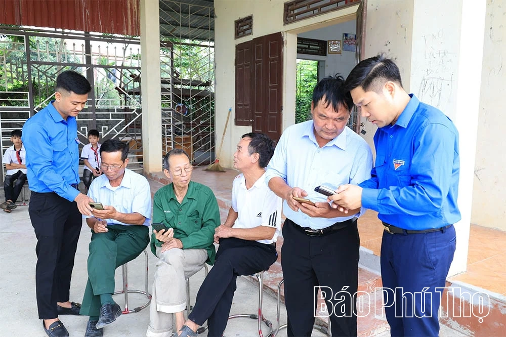 Thanh niên đi đầu lan tỏa phong trào “Bình dân học vụ số”
