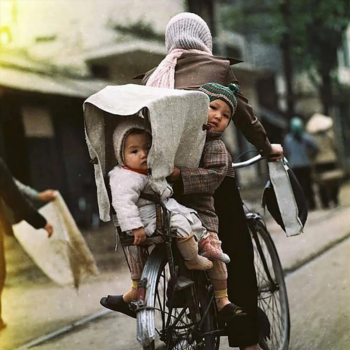 Những em bé Hà Nội 50 năm trước