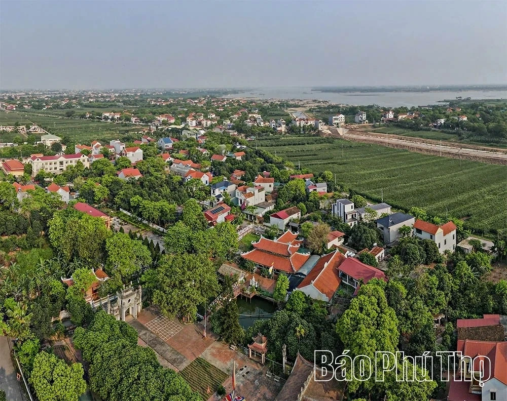 The Prosperous Countryside Along the Red River