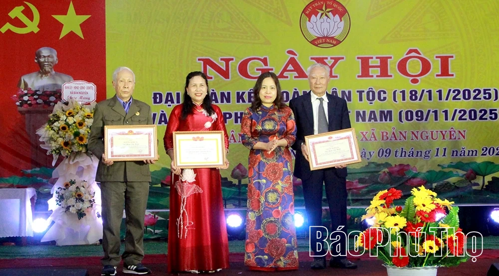 Ngày hội Đại đoàn kết toàn dân tộc khu dân cư số 9, xã Bản Nguyên