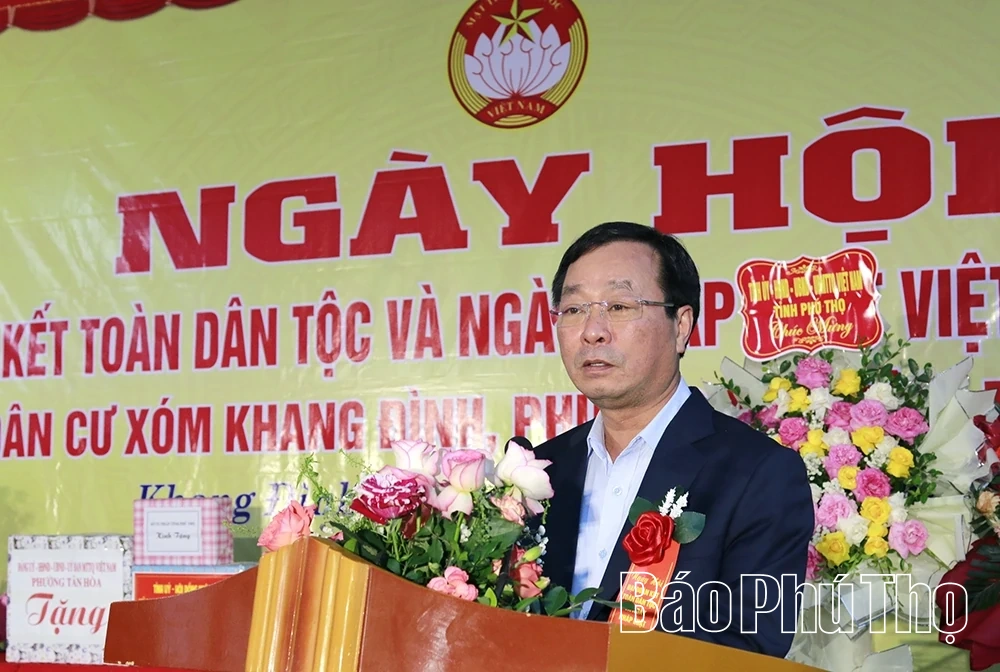 Phó Bí thư Thường trực Tỉnh ủy Bùi Văn Quang dự Ngày hội Đại đoàn kết toàn dân tộc tại xóm Khang Đình