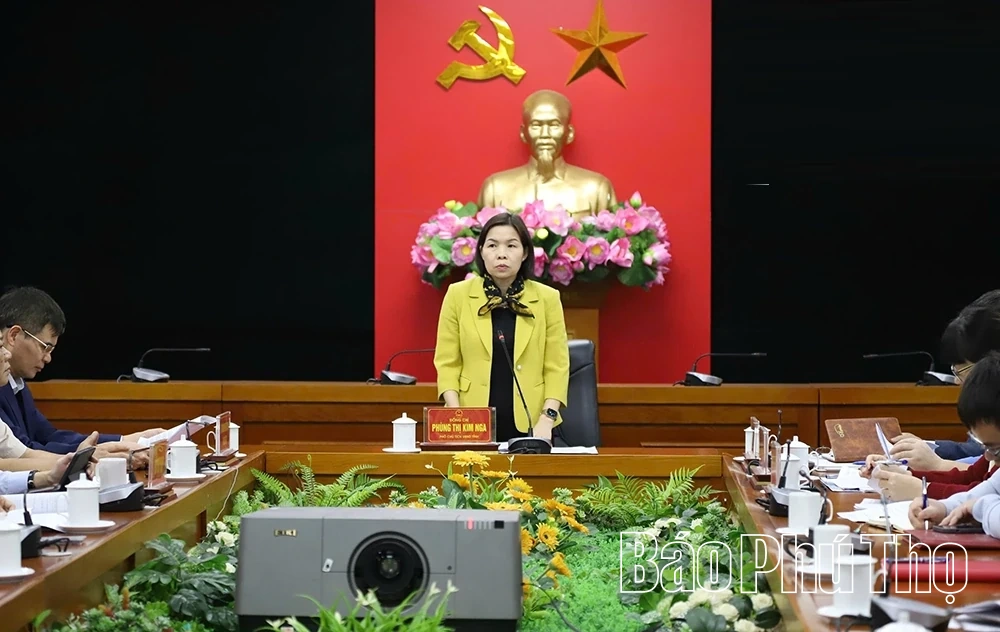 Phó Chủ tịch UBND tỉnh Phùng Thị Kim Nga làm việc với Sở Văn hóa, Thể thao và Du lịch