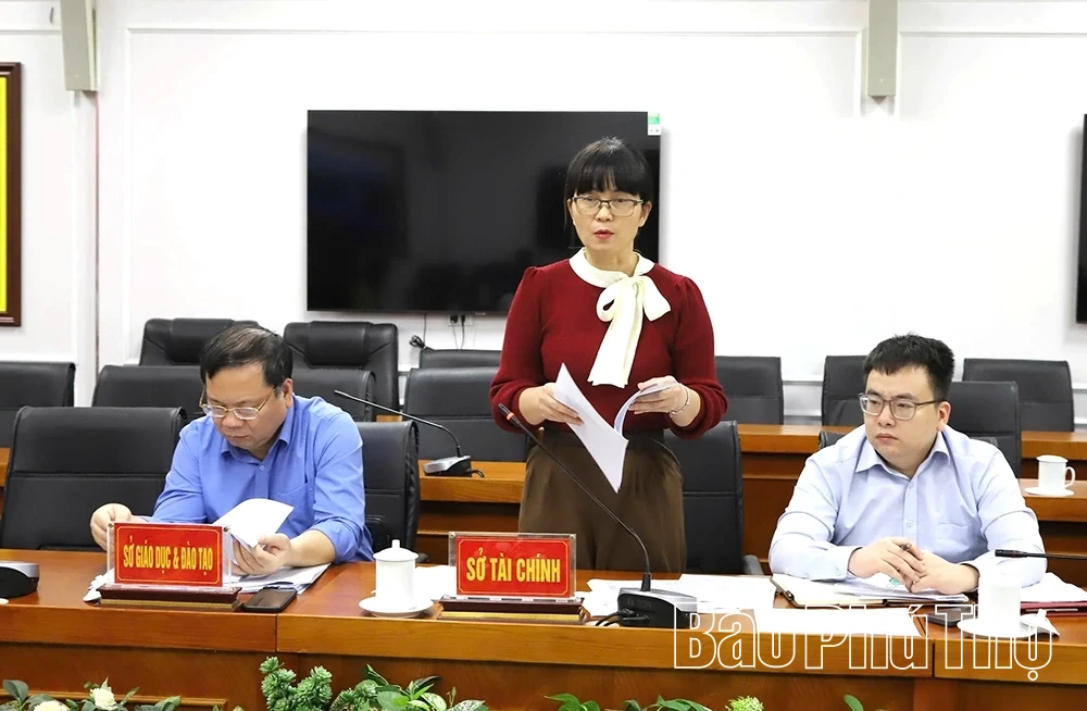 Phó Chủ tịch UBND tỉnh Phùng Thị Kim Nga làm việc với Sở Văn hóa, Thể thao và Du lịch