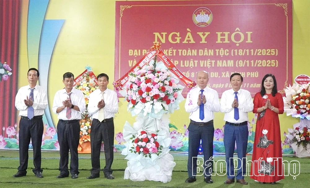 Phó Chủ tịch HĐND tỉnh Nguyễn Thị Cẩm Phương dự Ngày Đại đoàn kết toàn dân tộc tại khu 8 Tiên Du, xã Bình Phú
