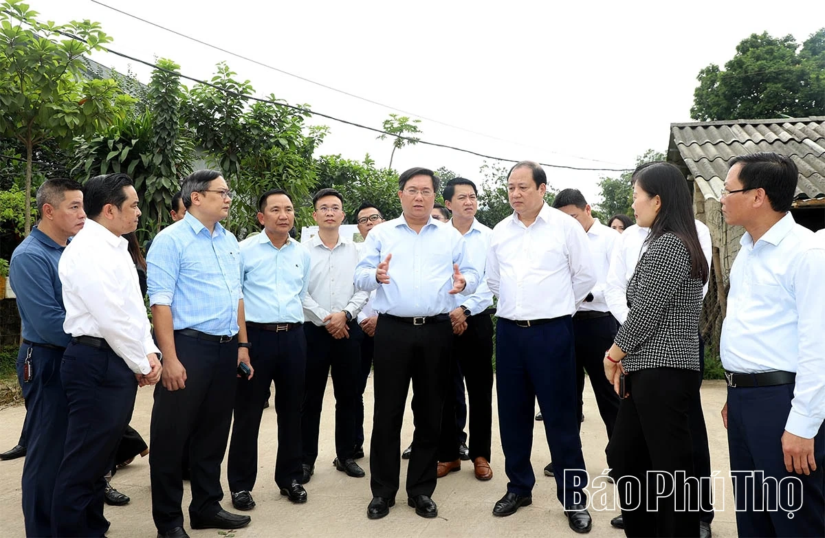 Chủ tịch UBND tỉnh Trần Duy Đông kiểm tra thực hiện dự án Khu công nghiệp Đoan Hùng