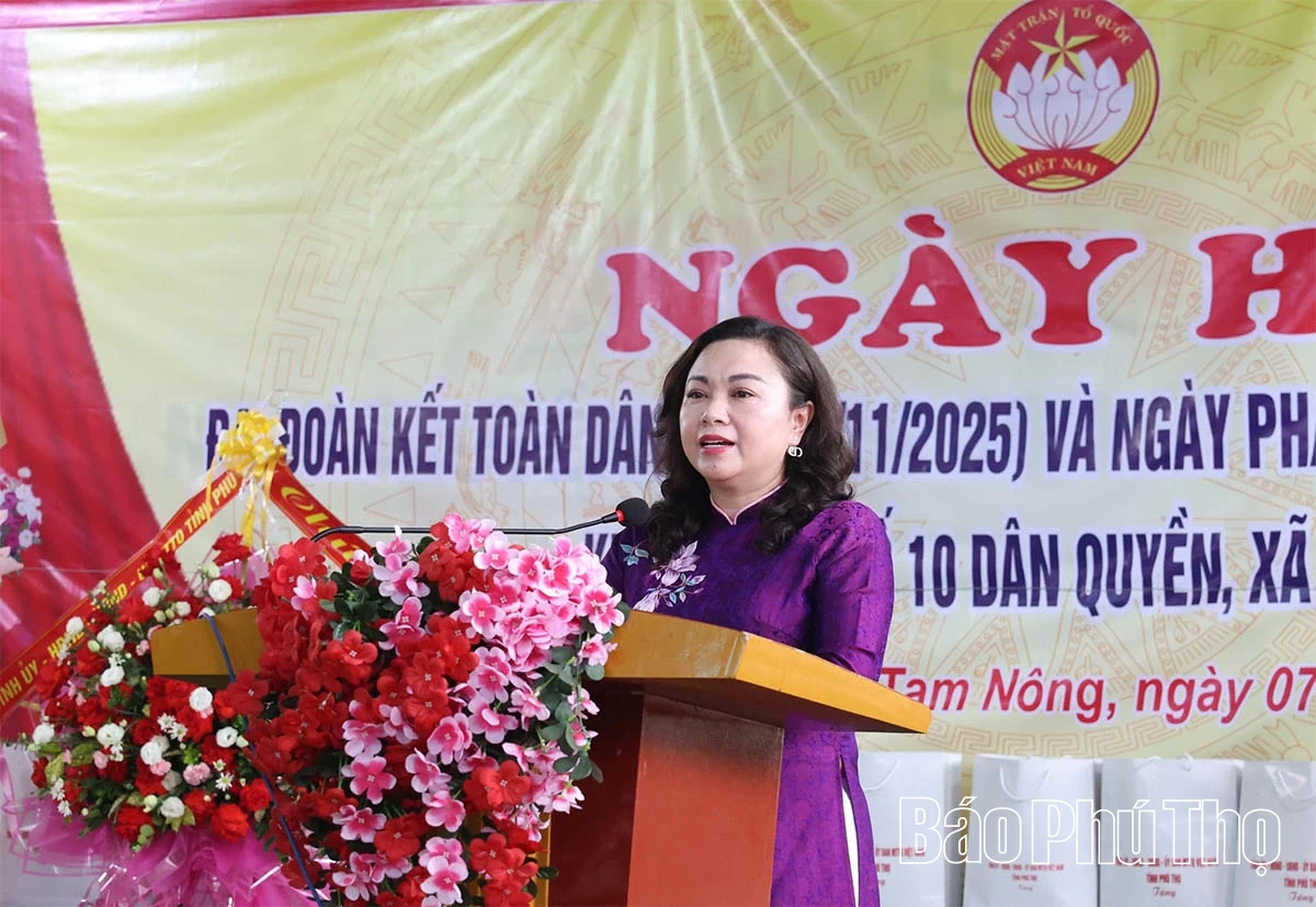 Phó Trưởng Đoàn ĐBQH tỉnh Đặng Bích Ngọc dự Ngày hội đại đoàn kết khu dân cư số 10 Dân Quyền