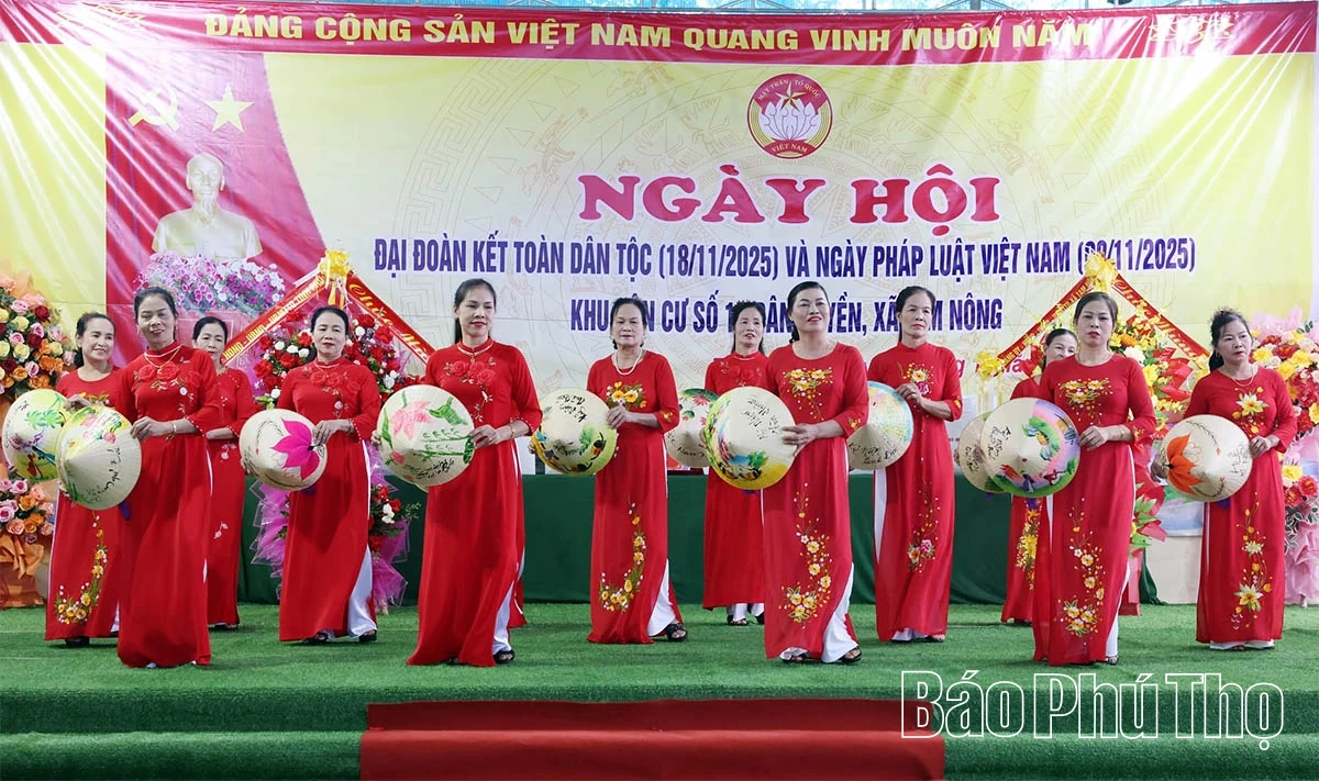 Phó Trưởng Đoàn ĐBQH tỉnh Đặng Bích Ngọc dự Ngày hội đại đoàn kết khu dân cư số 10 Dân Quyền