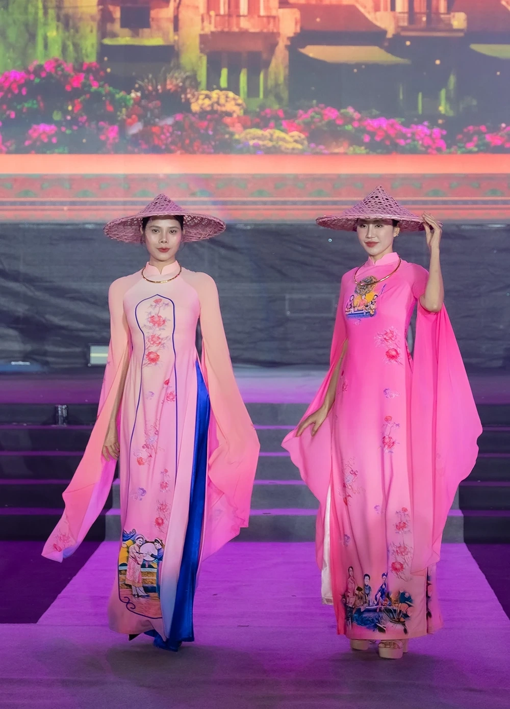 Áo dài “Hương sắc Việt Nam”: Vẻ đẹp di sản được đánh thức qua từng nếp lụa