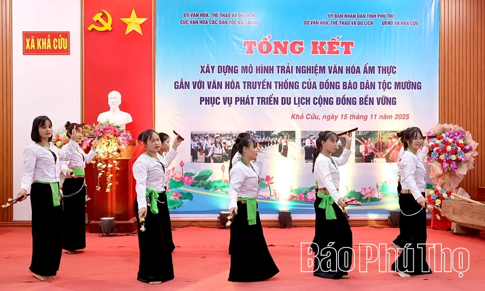 Tổng kết xây dựng mô hình trải nghiệm văn hoá truyền thống dân tộc Mường