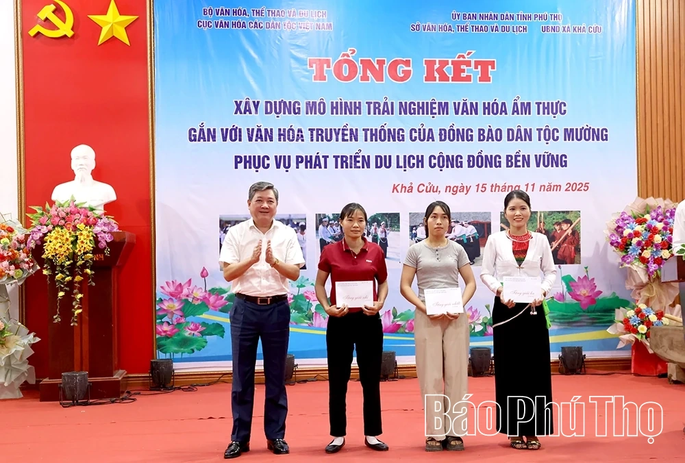 Tổng kết xây dựng mô hình trải nghiệm văn hoá truyền thống dân tộc Mường