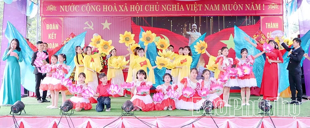 Ngày hội Đại đoàn kết toàn dân tộc khu Bắc Tiến 2, xã Hùng Việt