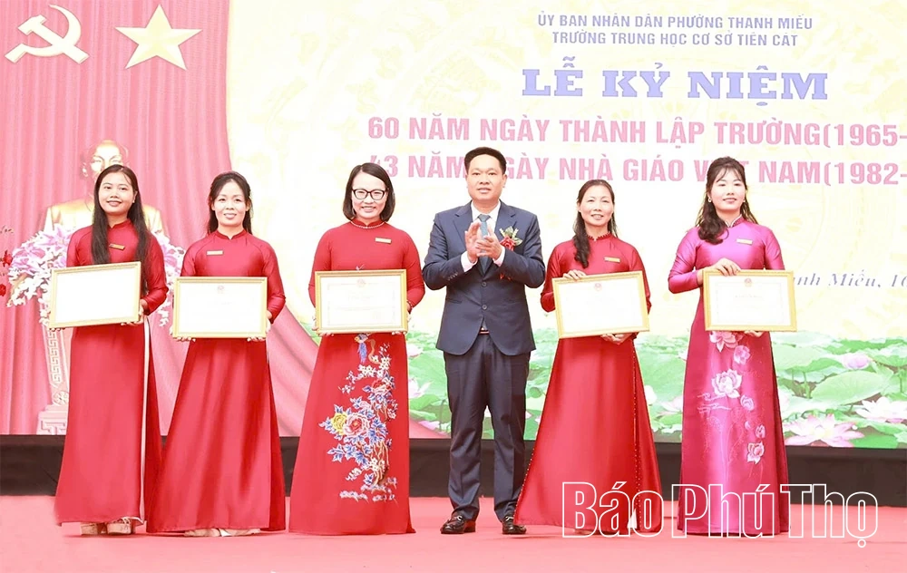 Kỷ niệm 60 năm thành lập Trường THCS Tiên Cát