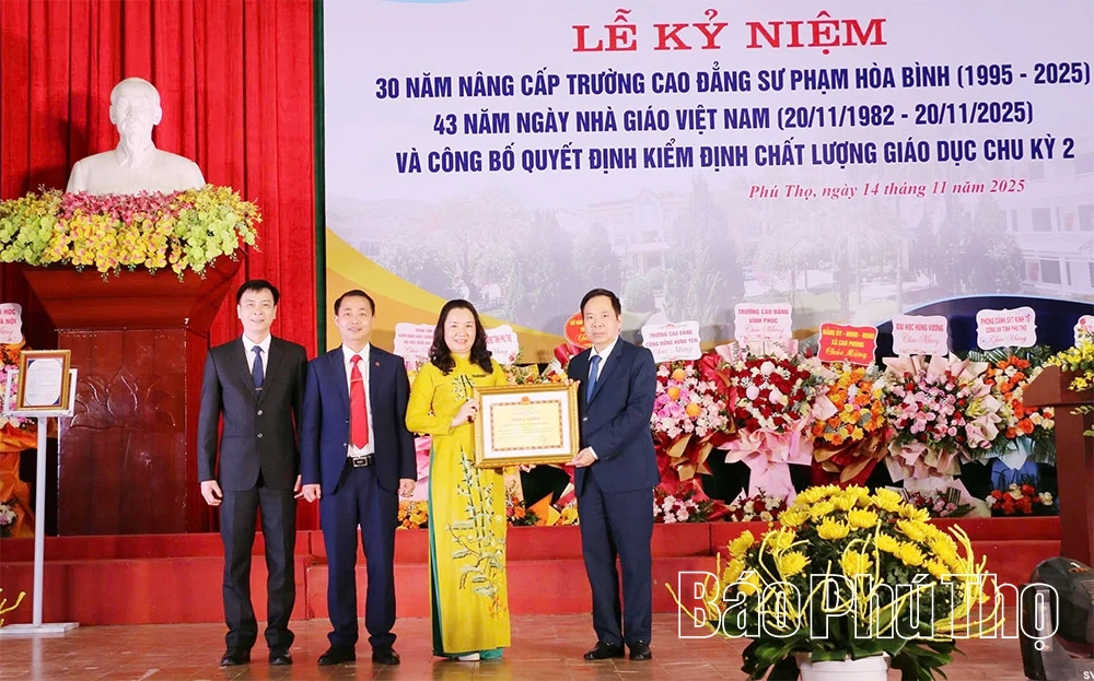 Trường Cao đẳng sư phạm Hòa Bình kỷ niệm 43 năm Ngày Nhà giáo Việt Nam