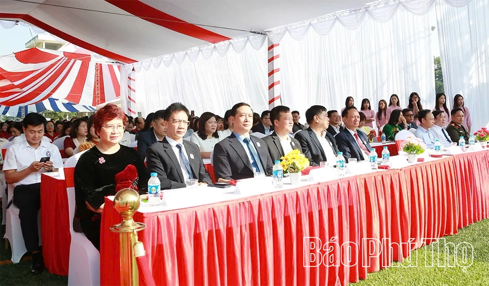 Trường Đại học Trưng Vương kỷ niệm 15 năm thành lập, chào mừng ngày Nhà giáo Việt Nam và khai giảng năm học mới