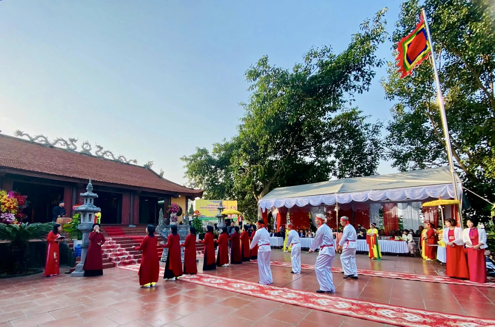 Lễ hội truyền thống và đón Bằng xếp hạng Di tích lịch sử văn hóa cấp tỉnh Đình San Mai