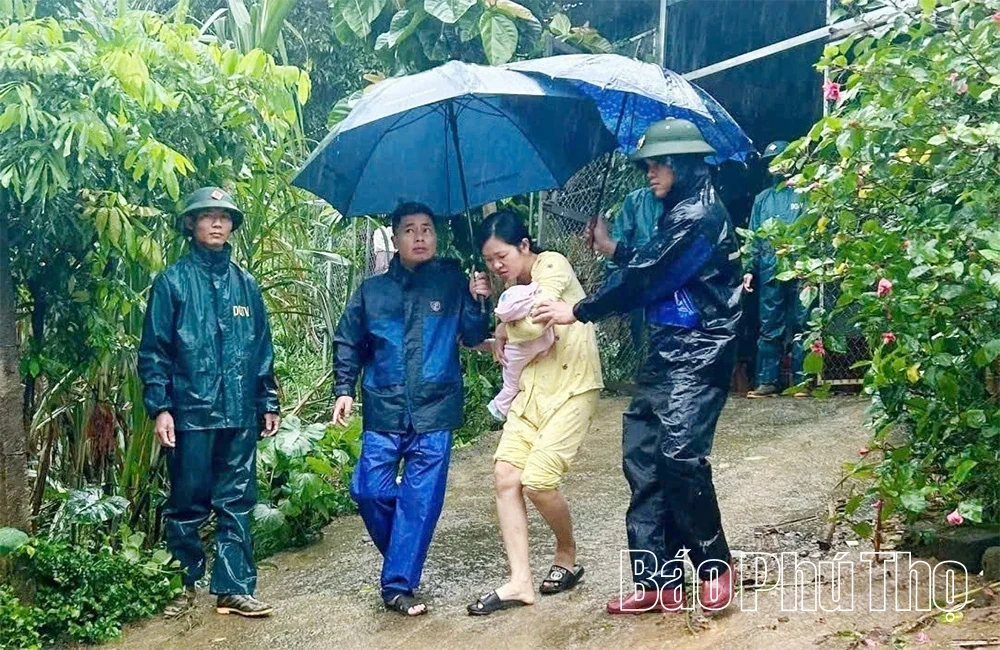 Thắm nghĩa đồng bào, trọn tình bè bạn