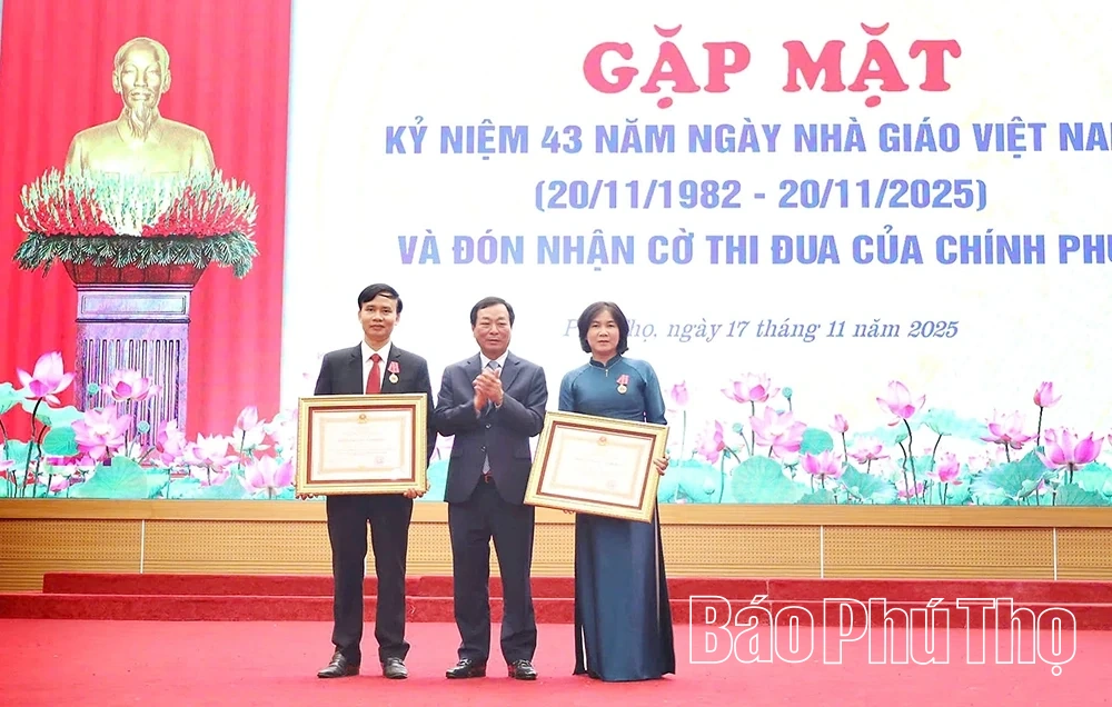 Sở GD&ĐT gặp mặt kỷ niệm 43 năm ngày Nhà giáo Việt Nam