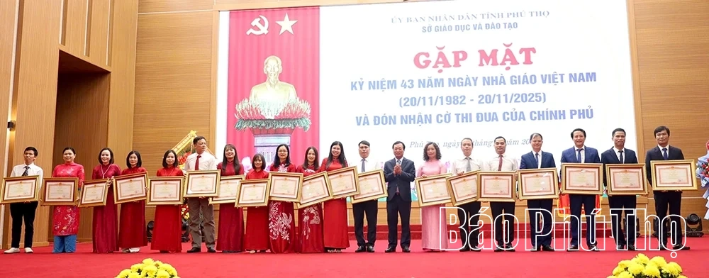 Sở GD&ĐT gặp mặt kỷ niệm 43 năm ngày Nhà giáo Việt Nam