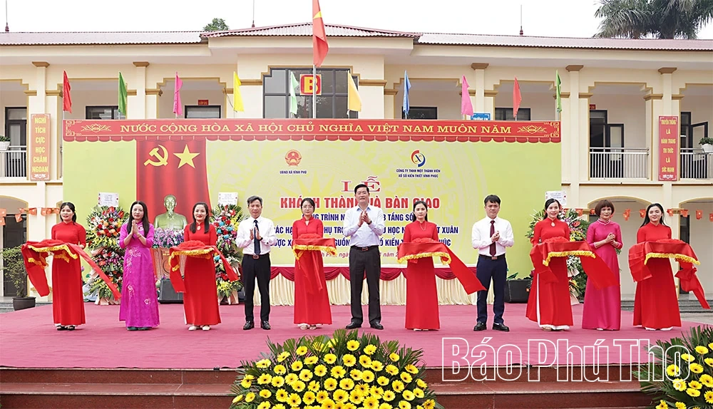 Bàn giao đưa vào sử dụng công trình Trường Tiểu học Nguyễn Viết Xuân