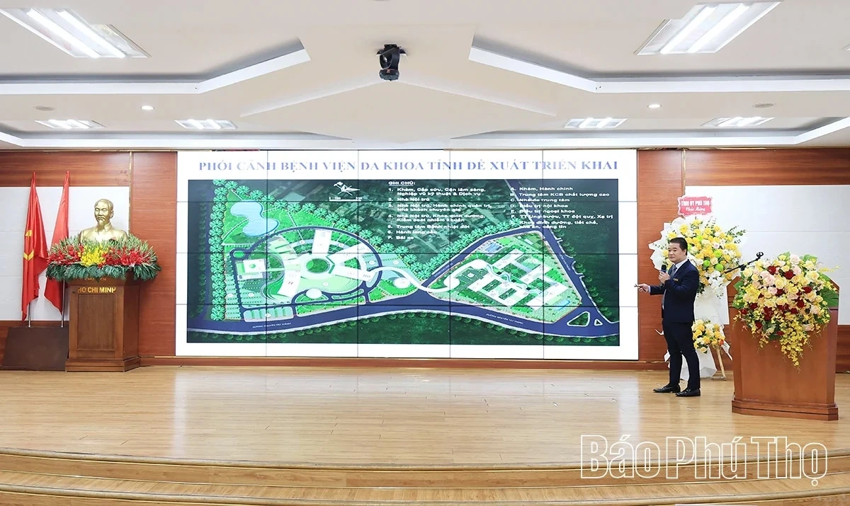 Bí thư Tỉnh ủy Trương Quốc Huy thăm, chúc mừng Bệnh viện Đa khoa tỉnh Phú Thọ nhân kỷ niệm 60 năm thành lập