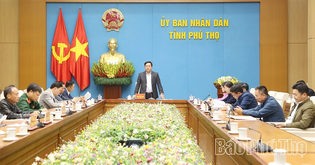 Chủ tịch UBND tỉnh Trần Duy Đông cho ý kiến về phương án điều chỉnh quy hoạch ngành Công thương