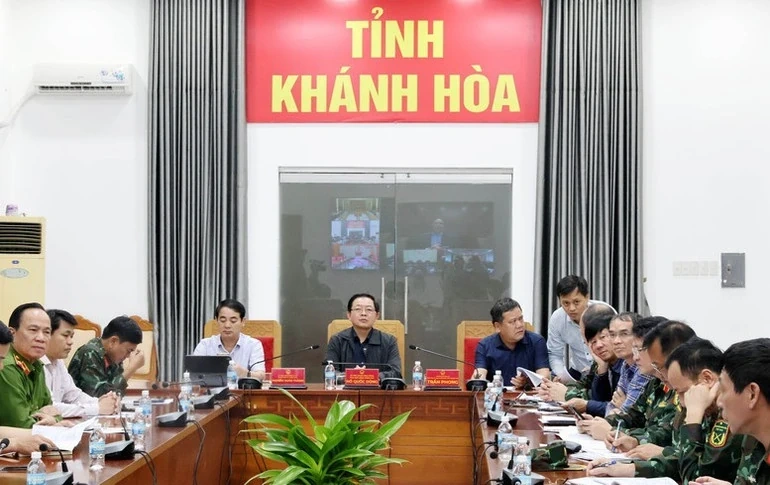 Thủ tướng chủ trì cuộc họp khẩn trực tuyến từ Algeria về ứng phó mưa lũ, thiên tai, cứu hộ, cứu nạn