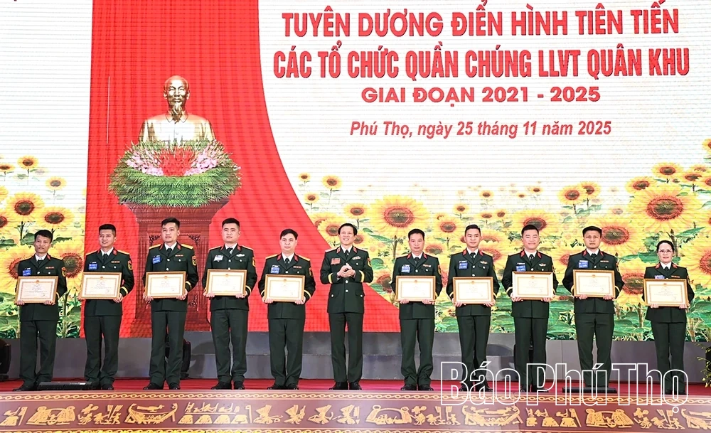 Quân khu 2 tuyên dương các tập thể , cá nhân tiêu biểu trong hoạt động công tác quần chúng giai đoạn 2021 – 2025