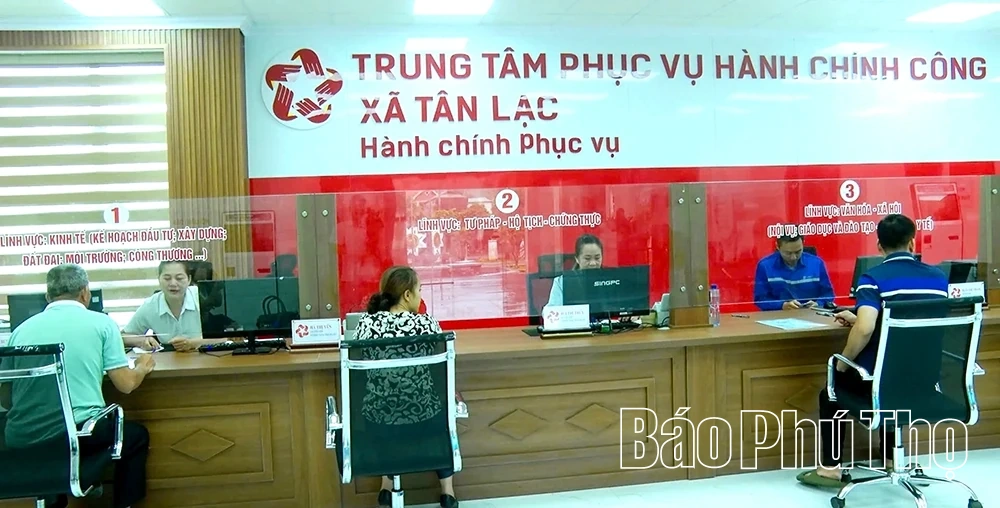 Đảng bộ xã Tân Lạc: Đưa nghị quyết của Đảng vào cuộc sống bằng những việc làm cụ thể