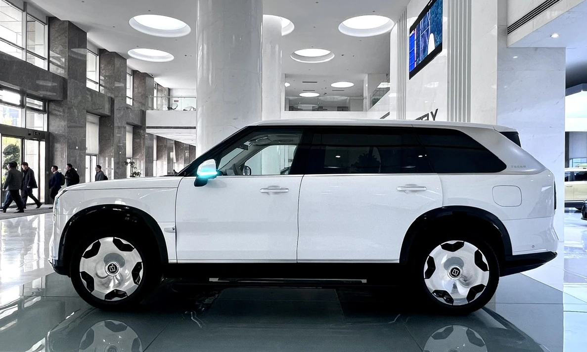 Zeekr 9X - SUV hybrid hạng sang giá từ 64.000 USD